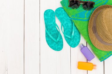 Yaz giysileri kümesi. Üstten Görünüm.