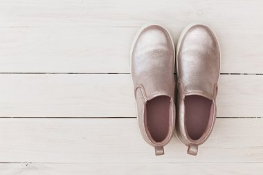 Yaz giysileri kümesi. Üstten Görünüm.