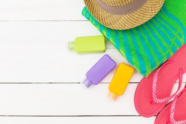 Yaz giysileri kümesi. Üstten Görünüm.