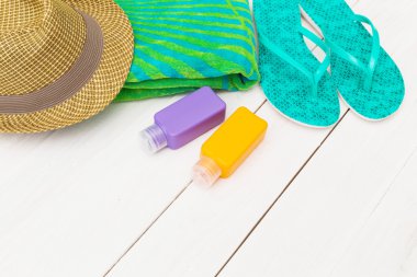 Yaz giysileri kümesi. Üstten Görünüm.