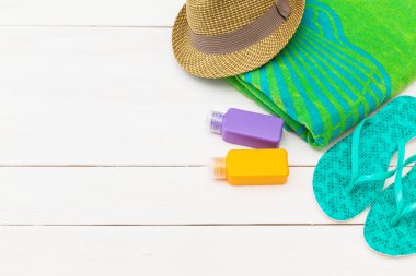 Yaz giysileri kümesi. Üstten Görünüm.