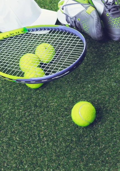 Skor och tennis objekt — Stockfoto