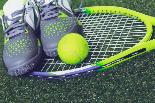 신발과 테니스 개체 — 스톡 사진