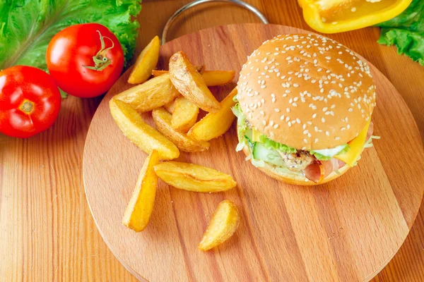 Homemade burger on the table — Stock Photo, Image