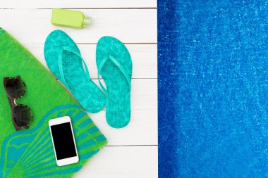 Yaz giysileri kümesi.