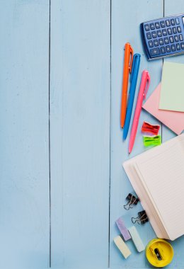 Okul malzemeleri grubu.