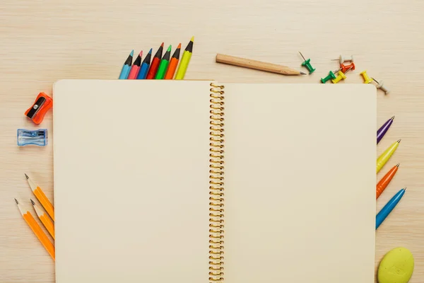 Groep schoolbenodigdheden — Stockfoto