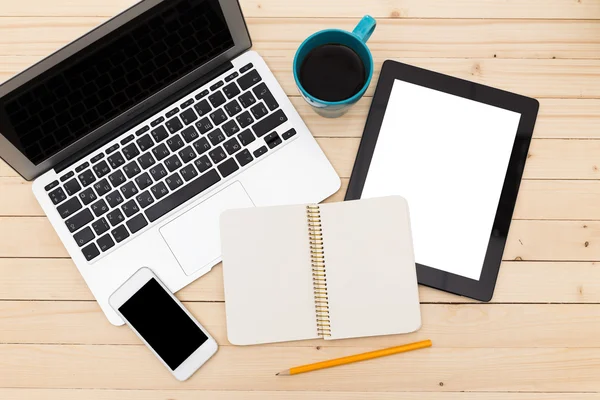 Ofis işyeri dizüstü bilgisayar ile