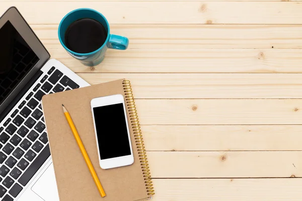 Ofis işyeri dizüstü bilgisayar ile