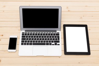 Ofis işyeri dizüstü bilgisayar ile