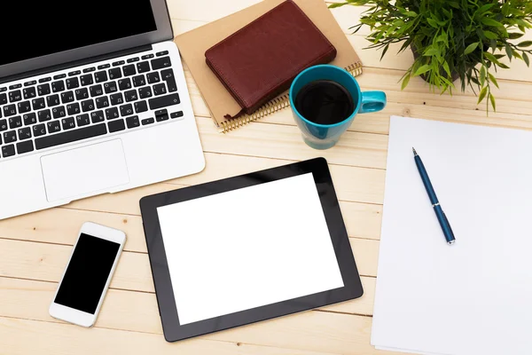 Ofis işyeri dizüstü bilgisayar ile