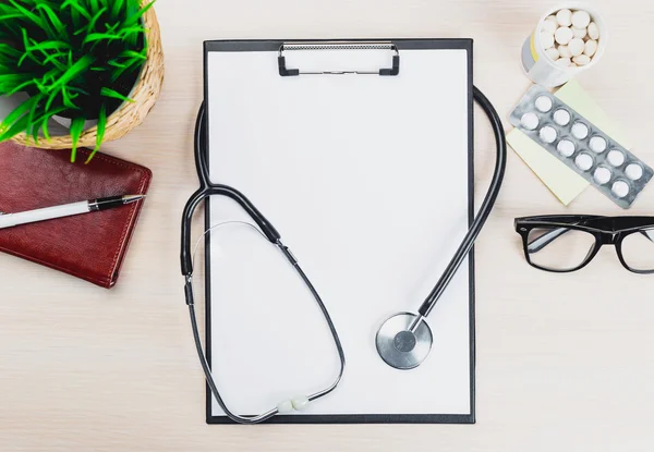 tıbbi Pano ve stetoskop.