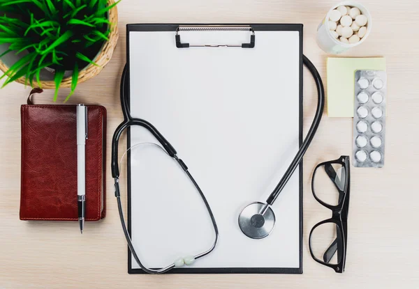 tıbbi Pano ve stetoskop.