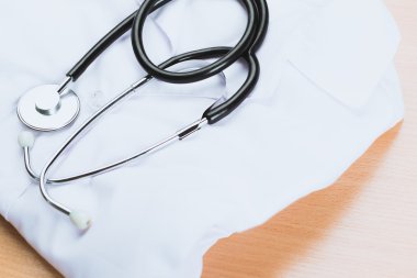 Stetoskop ile doktor ceket