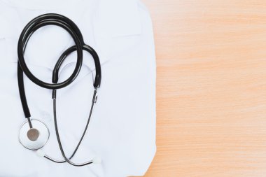Stetoskop ile doktor ceket