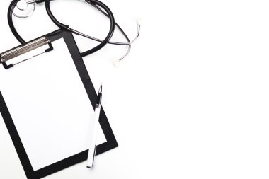 Tıbbi Pano ve stetoskop. Üstten Görünüm.