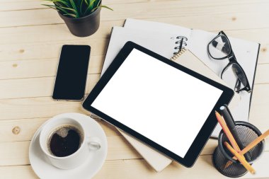 Ahşap masa ofis işyeri