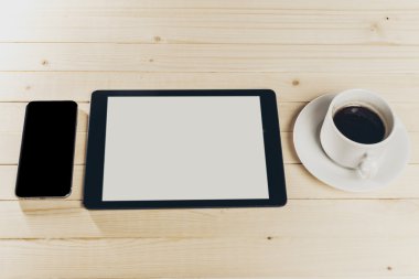 Ahşap masa ofis işyeri