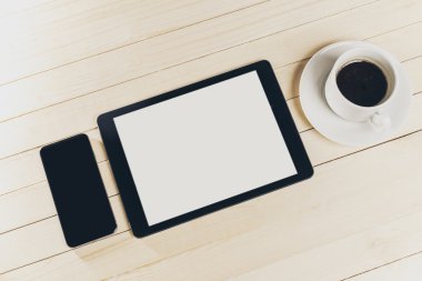 Ahşap masa ofis işyeri