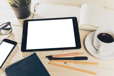 Ahşap masa ofis işyeri