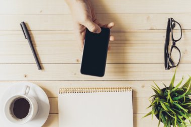 Ahşap masa ofis işyeri