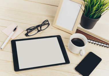 Ahşap masa ofis işyeri