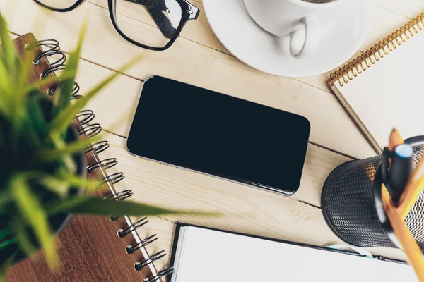 Ahşap masa ofis işyeri