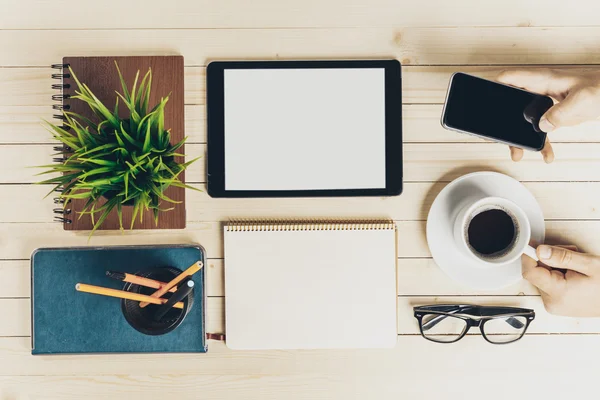 Ahşap masa ofis işyeri