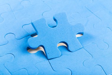 bir bulmacanın parçaları