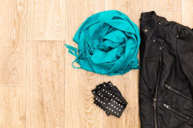 Kadın giyim ve aksesuarları