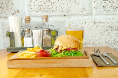 Hamburger kotletpane pirzola ile