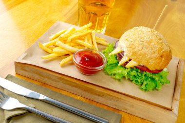 Hamburger kotletpane pirzola ile