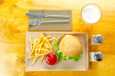 Hamburger kotletpane pirzola ile