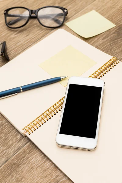 Oficina de trabajo con teléfono — Foto de Stock