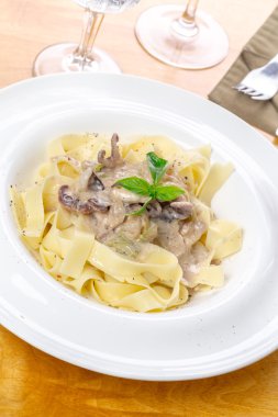 Deniz mahsulleri spagetti makarna makarna yemek