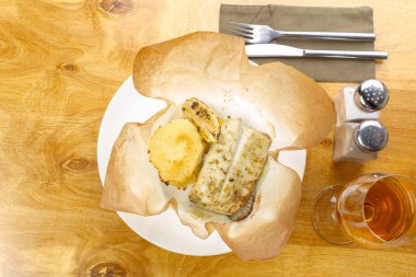 Izgara balık filetosu.