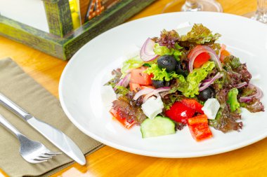 Taze Yunan salatası