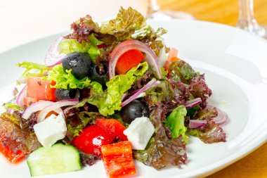 Taze Yunan salatası