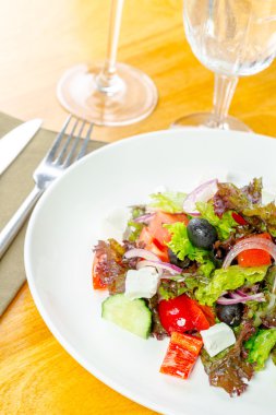 Taze Yunan salatası