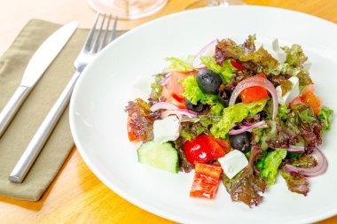 Taze Yunan salatası