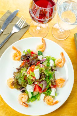 Taze Yunan salatası