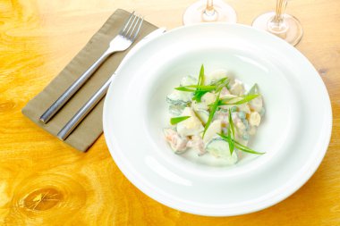 Rus geleneksel salatası