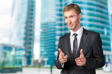 Sana işaret eden işadamı