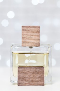 Çeşitli kadın parfüm şişe