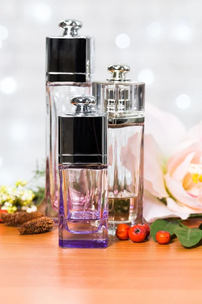 Выбор парфюмерных бутылок — стоковое фото