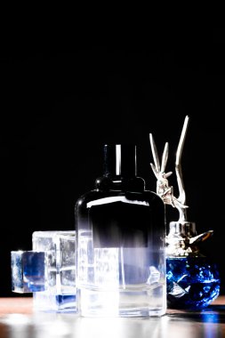 parfüm şişeleri yelpazesi