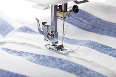 Dikiş atma aşamasında dikiş.