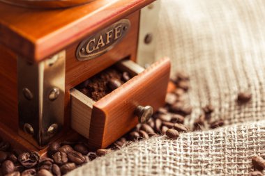 kahve çekirdekleri, Kahve değirmeni