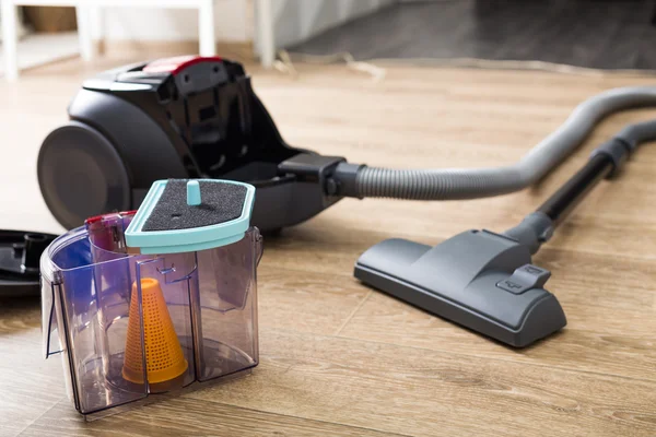 Vacuum cleaner di lantai — Stok Foto
