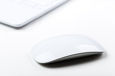 dizüstü bilgisayar fare ile